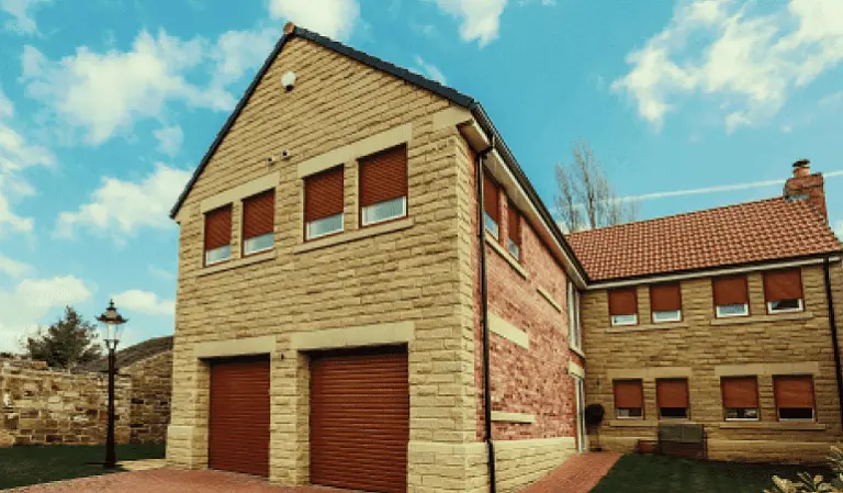 Единый стиль с оконно-дверными роллетами Единый стиль с оконно-дверными роллетами